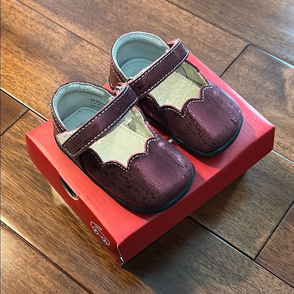 See Kai Run Size 4 Early Walkers Burgundy Mary Jane Shoes with Velcro Strap